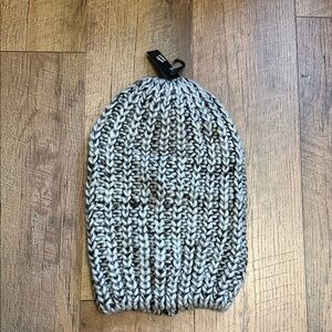 Chunky Knit Beanie - Gray